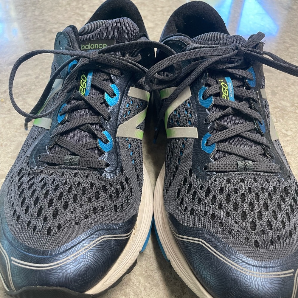 🇺🇸 Mens New Balance Blue and Green Running Shoes - like new! Extremely clean